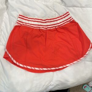 Lululemon skort with leg grips